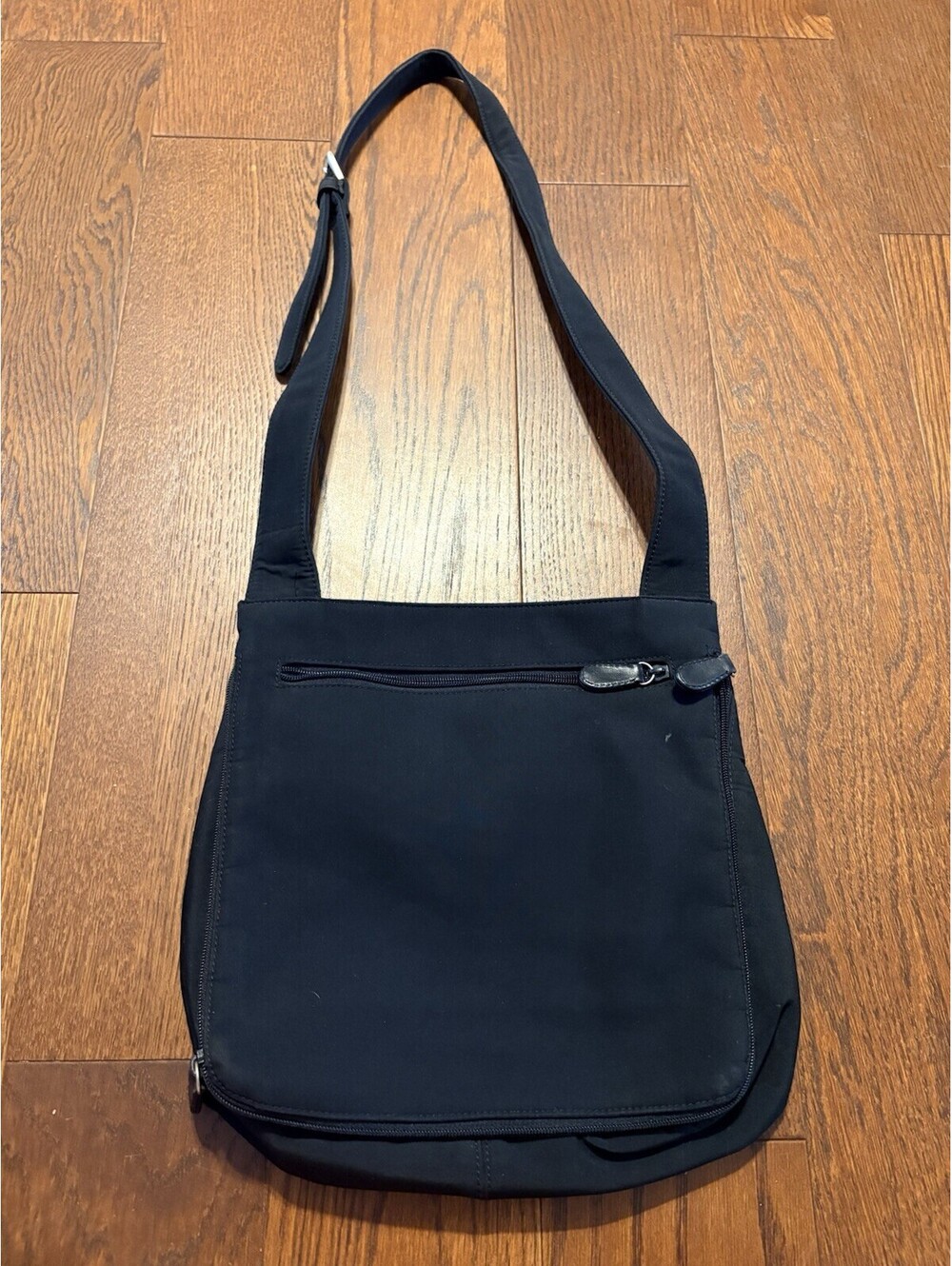 HOBO International Black Nylon Crossbody Bag Adjustable Strap Zip Lightweight